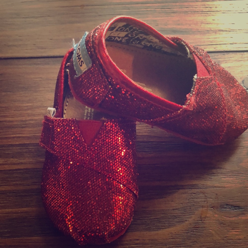 Toms size 4T